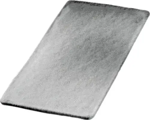 Filtermatte in neutralem Farbton, rechteckig und flach, präsentiert von Wolf. Geeignet für diverse Anwendungen zur Luft- oder Flüssigkeitsfiltration.